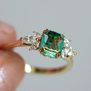 Anello con Zircone Taglio Marquise Stile Smeraldo per Donne, Elegante Gioiello da Dito alla Moda - Product Image 2