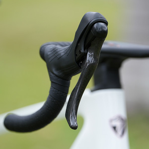 Bicicleta de Carretera Gravel V1 de Fibra de Carbono 700c, 12 Velocidades, Frenos de Disco Hidráulicos Completos, Neumáticos 38C, Cuadro Rígido - Product Image 3