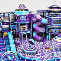 Structure de jeu intérieure pour enfants sur le thème de l'espace, avec toboggan fusée et piscine à balles, ensemble commercial pour aire de jeux intérieure pour enfants