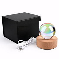 Offre Spéciale coloré mode 60mm K9 boule de cristal veilleuse avec Base en bois boule décor lumière jouet boule de cristal