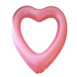 Flotador Inflable de PVC en Forma de Corazón de 70 cm para Niños, Juego Acuático - Product Image 1