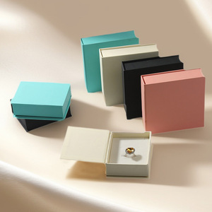 Caja <span class=keywords><strong>de</strong></span> Regalo con Cierre Magnético Impresa Personalizada, Esponja, Materiales Reciclados <span class=keywords><strong>para</strong></span> Almacenamiento <span class=keywords><strong>de</strong></span> Joyas, Empaque <span class=keywords><strong>de</strong></span> Lujo <span class=keywords><strong>para</strong></span> Anillos y Collares - Product Image 3