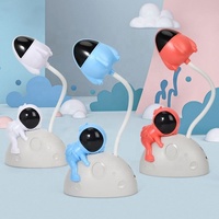 Lampe de table décorative pour enfants, lampe de bureau LED pliable en forme de lune et d'astronaute, apprentissage de la lecture, USB
