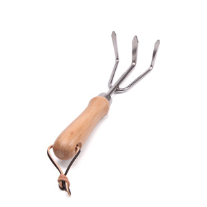 เครื่องมือคราดมือสวนแบบดั้งเดิมที่มีด้ามจับไม้เถ้าตามหลักสรีรศาสตร์สำหรับการคลาย<span class=keywords><strong>ดิน</strong></span> - Product Image 1