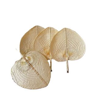 Abanico de Bambú para Decoración del Hogar, Abanico de Mano con Mango Largo, Abanico de Bambú Natural con Forma de Corazón, Abanico de Mano para el Verano - Product Image 5