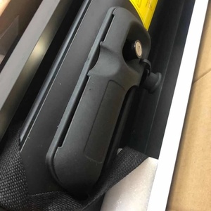 Cubierta Retráctil Manual de Aluminio de Alta Calidad para Caja de Camioneta Toyota Hilux Revo al por Mayor - Product Image 4