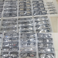 Stock limité : Montures optiques en acétate et métal pour femmes, et montures en métal inoxydable pour hommes, assortiment prêt-à-porter à prix réduits.