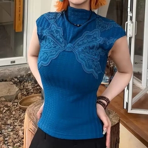<span class=keywords><strong>T</strong></span>-<span class=keywords><strong>shirt</strong></span> élégant bleu à col montant avec détails raffinés pour <span class=keywords><strong>femme</strong></span> – Blouse sexy d'é<span class=keywords><strong>t</strong></span>é - Product Image 1