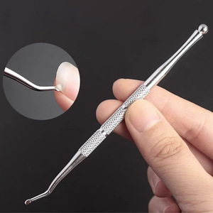 Outils de pédicure et de soin des ongles en gros pour usines : coupe-ongles incarnés, extracteurs d'ongles, rehausseurs d'ongles double tête et autres outils - Product Image 1