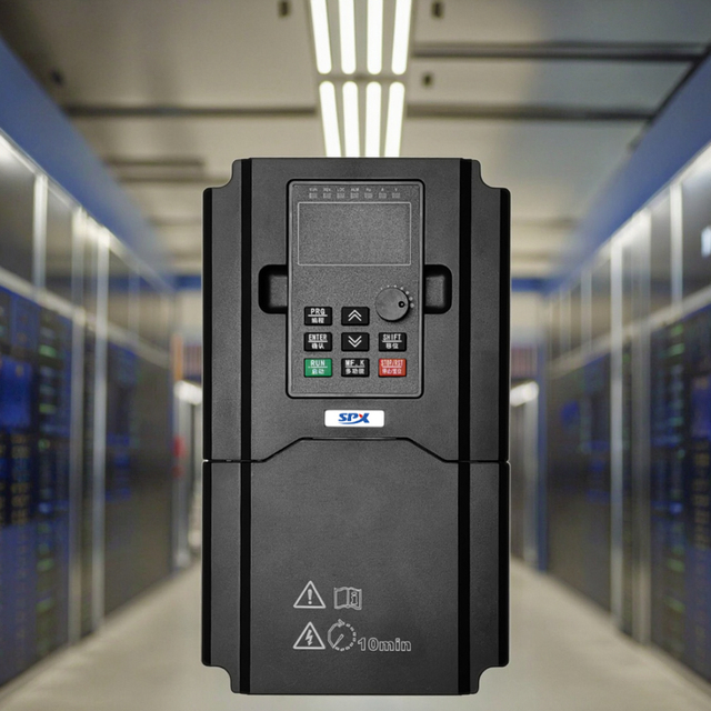 Adjustable Speed 0.75kW 2.2kW Solar VFD Pump Inverter Single Phase 220V Variable Frequency Drive for Solar Energy Systems 380V