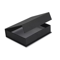 Boîte cadeau rigide magnétique de luxe personnalisée en papier recyclé, noire, pour vêtements, emballage pliable, logo doré, pelliculage mat