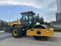 Compacteur vibrant à rouleau simple XS143J de 14 tonnes avec moteur haute performance pour la construction
