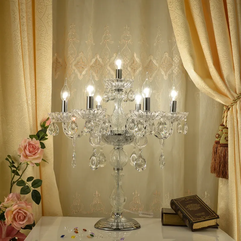 Lampe de table en cristal au style européen, design créatif simpliste, luminaire décoratif d'intérieur, idéal pour un salon ou une salle à manger