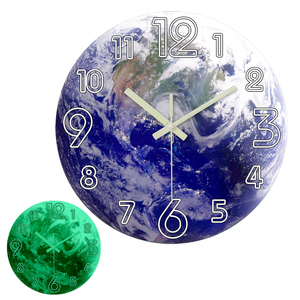 Horloge murale moderne silencieuse de 12 pouces en MDF avec aiguilles analogiques en quartz, lumineuse, personnalisable, pour salon, avec cordon - Product Image 2