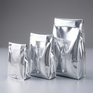 Buste per Spedizioni Personalizzate con Logo e Nome, Impermeabili, in Lamina Metallizzata, Resistenti agli Strappi, Autoadesive per Abbigliamento - Product Image 4