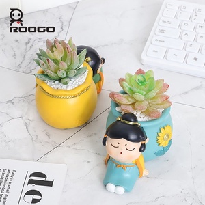 Vente en gros de porte-stylos en résine écologique peints à la main, motif ange animal mignon, style fille de la dynastie Tang, pour la maison, le bureau et l'école - Product Image 5