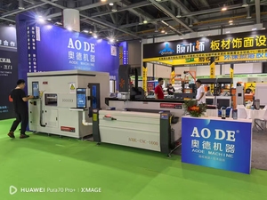 <span class=keywords><strong>เครื่อง</strong></span>กัดซีเอ็นซีห้าแกน ควบคุมด้วย PLC อัตโนมัติ สำหรับงานกัดปลาย ผลิตหน้าต่าง ประตู  โครงอะลูมิเนียม UPVC/PVC  มอเตอร์ 3KWx3 - Product Image 5