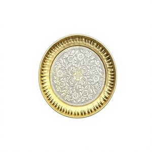 Ensemble de thali en laiton pour la puja avec plateau et cuillère pour les activités religieuses, design circulaire, matériau durable - Product Image 4