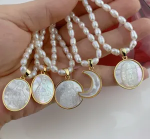 Nouveaux accessoires européens et américains Collier de perles d'eau douce naturel frimedi Saint Maria Guadalupe pour femmes