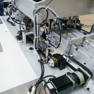 Otomatik tek kullanımlık 3ply yüz cerrahi tıbbi ultrasonik maskesi yapma makinesi - Product Image 5