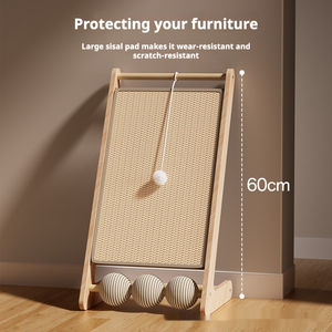 Rascador para Gatos en Forma de L, Sostenible, de Madera/MDF en Ángulo, con Tres Bolas de Sisal, Estilo Básico - Product Image 3