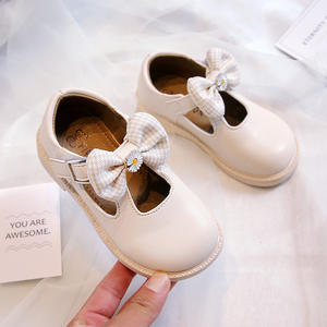 2025 primavera nuova versione coreana scarpe <span class=keywords><strong>da</strong></span> ragazza in pelle con fiocco morbido scarpe <span class=keywords><strong>da</strong></span> principessa Sole per i bambini tendenza scarpa singola - Product Image 2