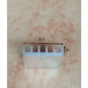 Dissipateur thermique en aluminium Yx 19X5X25Mm pour la dissipation de la chaleur et le refroidissement électronique - Product Image 1