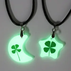 2022 Latest Luminous 4 Leaf Clover Wholesale Necklace Star And Love You The Back Crescent Moon Necklace