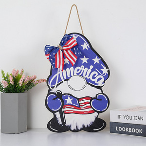 Decorazione da appendere alla porta per il 4 luglio, gnomi patriottici con bandiera americana e fiocco per la festa dell'Indipendenza - Product Image 1