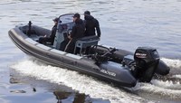 Bateau pneumatique RE650 650 cm avec coque en aluminium Hypalon et console
