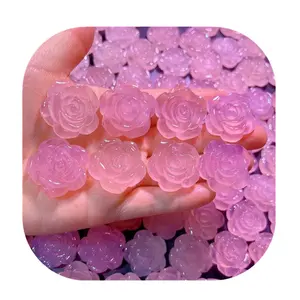 도매 천연 조각 크리스탈 공예 천연 깊은 장미 핑크 석영 크리스탈 장미 꽃 선물 귀중한 치유의 돌