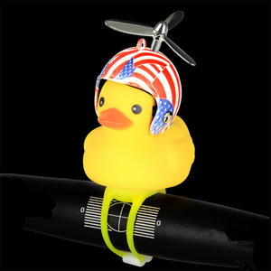 Sonnette de vélo TikTok Duck avec hélice rotative et design de casque pour la sécurité des enfants, accessoire de vélo alimenté par batterie - Product Image 2