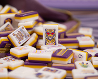 Grosir Kustom 160pcs 3 Lapis Akrilik Ukiran Dalam Ramah Lingkungan Ungu Emas American Mahjong Tiger Tiles Matching Mat Set