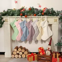 Chaussettes de Noël en lin brodé personnalisées avec monogramme, style scandinave, pour décorer la cheminée
