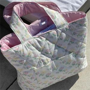 100% coton <span class=keywords><strong>grand</strong></span> <span class=keywords><strong>sac</strong></span> de plage doux rose clair Floral bagages Vintage <span class=keywords><strong>sac</strong></span> fourre-tout en coton <span class=keywords><strong>matelassé</strong></span> avec poche extérieure - Product Image 6