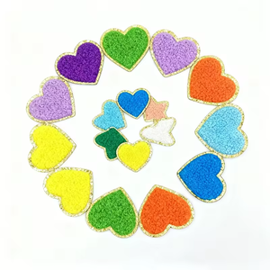 Parches de Chenilla con Forma de Corazón, Autoadhesivos, Bordados, Adecuados para Ropa, Bolsos y Pantalones - Product Image 2