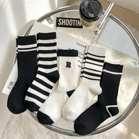 Chaussettes mi-mollet pour jeunes femmes, sportives, absorbantes, respirantes, écologiques, à blocs de couleur, à double rayure, confortables, en coton peigné