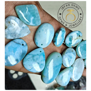 ลาริมาร์สีน้ำเงินเกรดสูง ทรงคาโบชอง 100% ลาริมาร์ธรรมชาติ  ทำด้วยมือและขัดเงาสำหรับทำเครื่องประดับหรือเป็นของขวัญสำหรับเธอ คริสตัลลาริมาร์ - Product Image 3