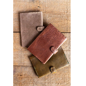 Porte-passeport de luxe en cuir véritable d'inspiration vintage avec blocage RFID Design de précision fait main pour un voyage élégant et durable - Product Image 6