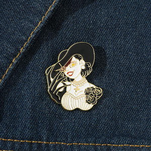 Mme Timitrescu – épingle en émail dur pour femme, épingle de revers personnalisée pour Halloween, Badge en métal - Product Image 5