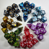Set Dadu Polihedral Motif Marmer Kustom Kosong DND Akrilik RPG Dadu Permainan Meja Multi-Warna dengan Ukiran Kustom