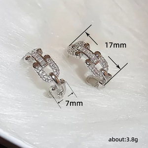 Orecchini a Cerchio Intrecciati per Donne, Orecchini Minimalisti a Catena, Gioielli alla Moda per Ufficio e Uso Quotidiano, Vendita all'Ingrosso - Product Image 5
