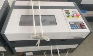 3020 300*200mm 40w 50w Usine Agent Micro Co2 Laser Tampon En Caoutchouc Faisant La <span class=keywords><strong>Machine</strong></span> et 3d <span class=keywords><strong>Photo</strong></span> Cristal Gravure <span class=keywords><strong>Machine</strong></span> Prix - Product Image 5