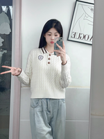 Nouvelle Arrivée 2026 – Pull Décontracté Chic pour Femme avec Broche Brodé Tendance et Rayures sur Revers en Maille