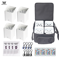 4 projecteurs LED blancs DMX à télécommande, alimentés par batterie, rechargeables, type Par Can 6x18W RGBWAUV 6-en-1, avec sac de transport