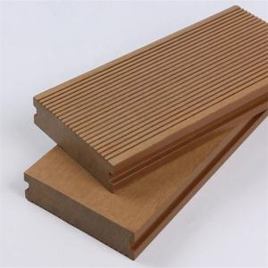 Surface de grain de bois composite WPC en relief 3D à noyau solide <span class=keywords><strong>couleur</strong></span> marron/<span class=keywords><strong>teck</strong></span> pour l'extérieur 20mm 25mm d'épaisseur - Product Image 1