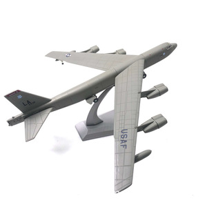 Modèle d'<span class=keywords><strong>avion</strong></span> <span class=keywords><strong>bombardier</strong></span> B-52 Stratofortress à l'échelle 1/200, modèle d'<span class=keywords><strong>avion</strong></span> <span class=keywords><strong>militaire</strong></span> lourd de l'USAF, objet de collection pour les collectionneurs - Product Image 3