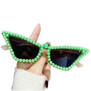 Lunettes de soleil œil de chat en perles UV400 pour femmes, monture petite, de marque de luxe, tendance 2025, avec logo personnalisé - Product Image 1