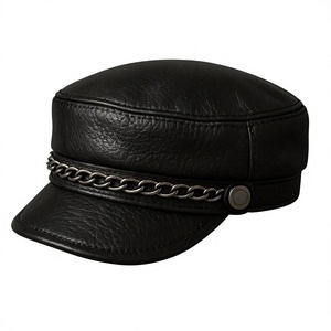 Gorra de Piel Negra Estilo Newsboy con Cadena Decorativa y Visera Plana para Hombre, Gorra Casual para Exteriores - Product Image 1