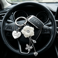 Porte-clés personnalisé gravé en forme de cœur, en alliage de zinc, avec papillon, fleur et cristal, breloque de sac pour femme, cadeau de mariage ou de Saint-Valentin